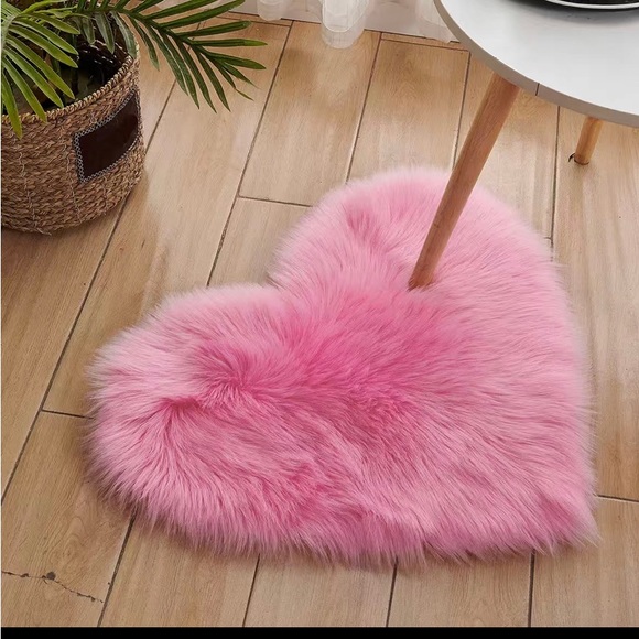 Small Fluffy Decor Rug 19.6 in - Picture 3 of 3